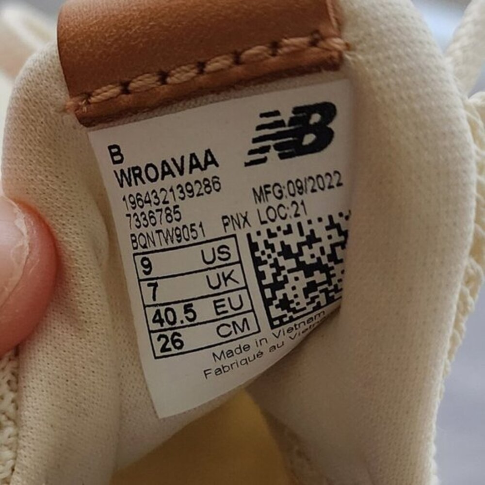 Women's New Balance Leopard Print Sneakers Size 9 - Picture 15 of 16